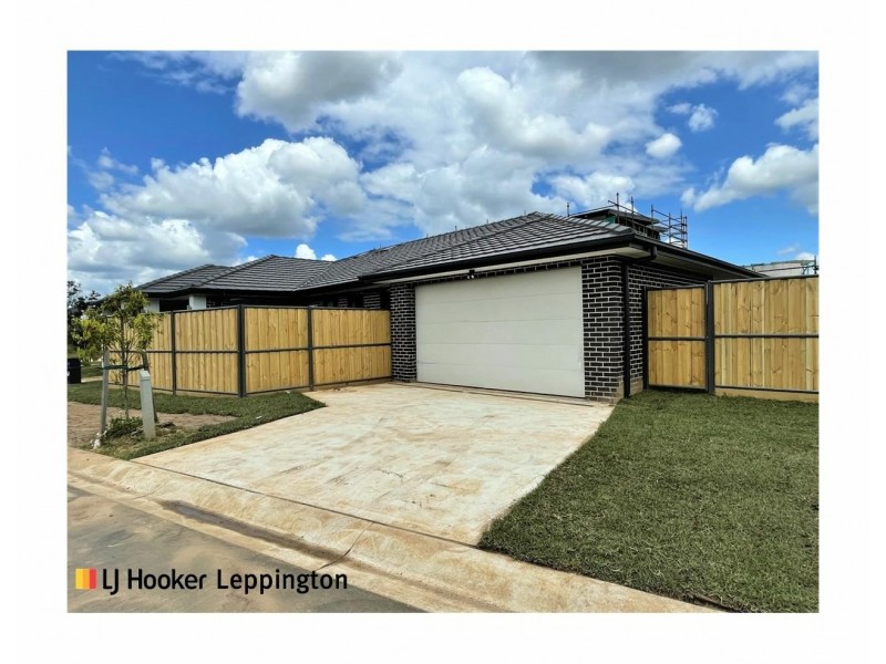 18 Coleman Loop, Catherine Field NSW 2557