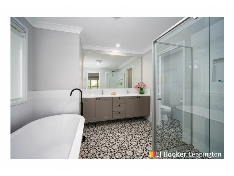 17 Yewens Circuit, Grasmere NSW 2570