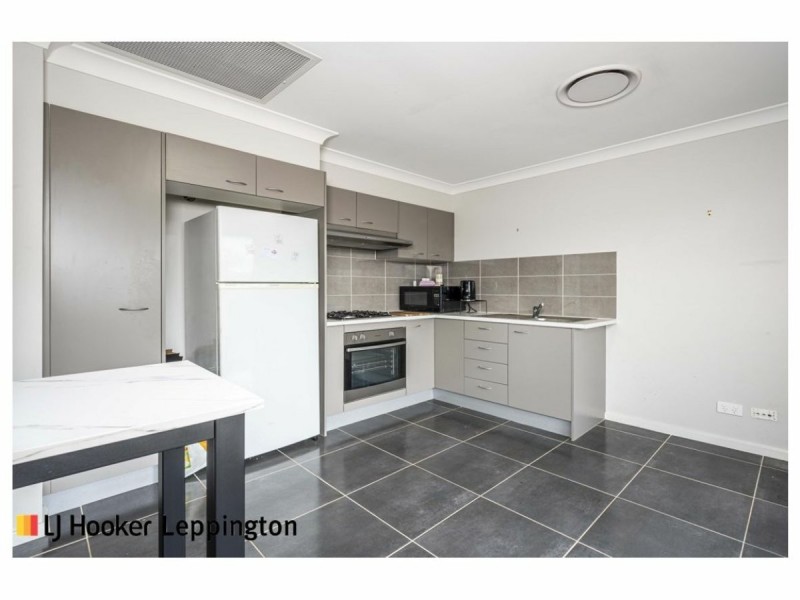 6b Oaklands Circuit, Gregory Hills NSW 2557