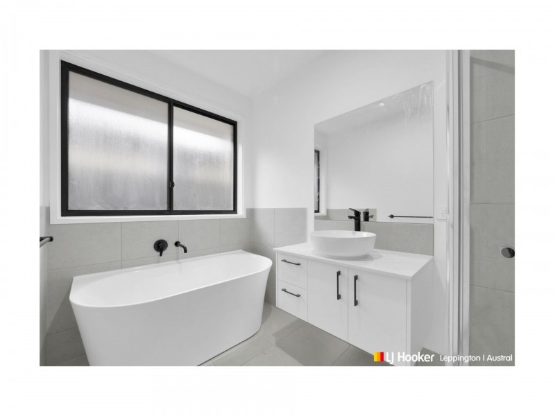 29 Howland Avenue, Gregory Hills NSW 2557