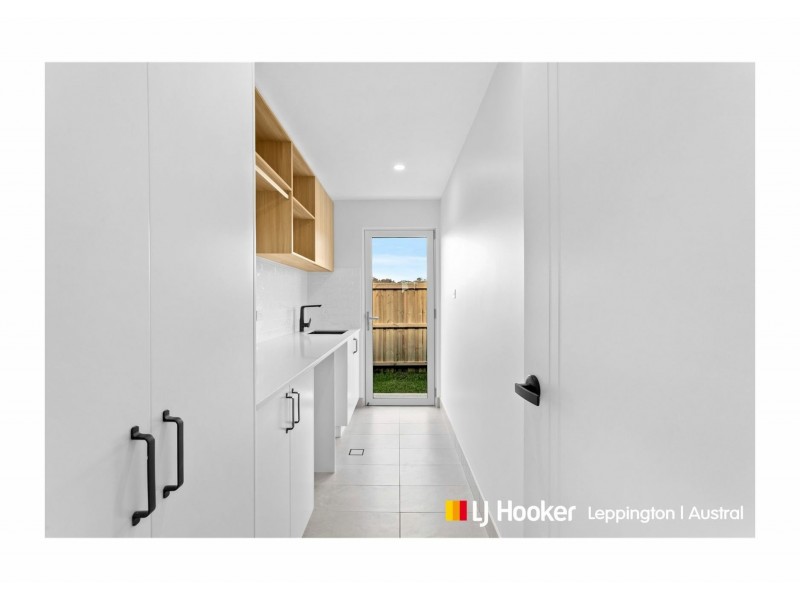 10 Sulky Street, Menangle Park NSW 2563