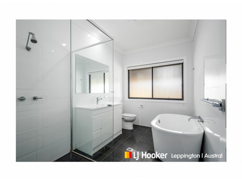 137 Lyrebird Road, Pheasants Nest NSW 2574