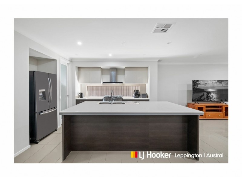4 Hollows Drive, Oran Park NSW 2570