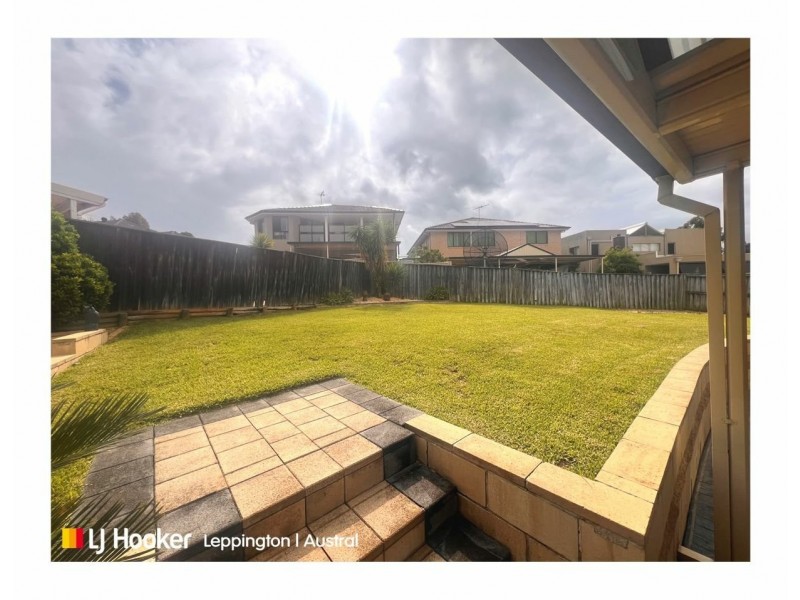 16 Gatto Place, West Hoxton NSW 2171