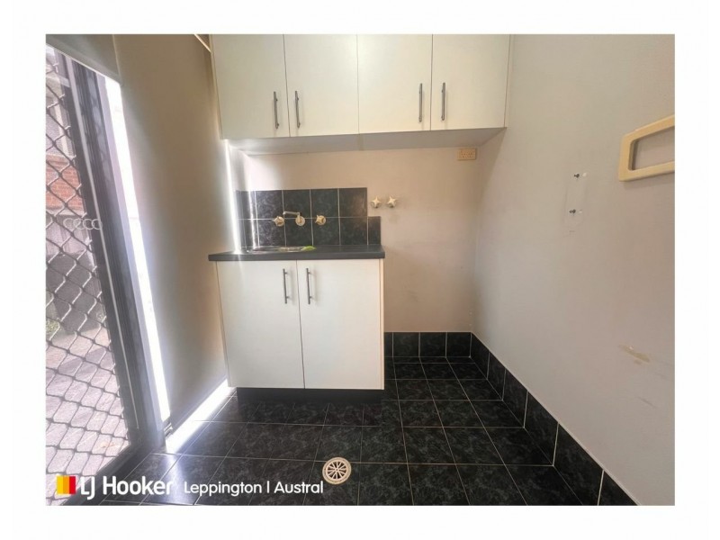 16 Gatto Place, West Hoxton NSW 2171