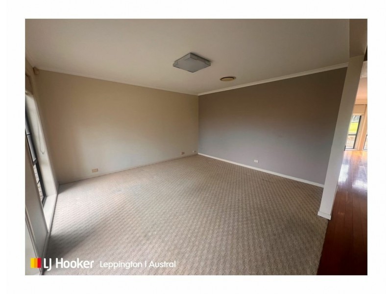 16 Gatto Place, West Hoxton NSW 2171