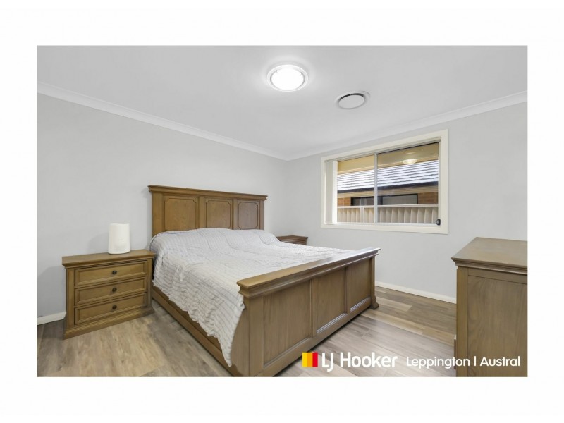 32 Buckingham Loop, Oran Park NSW 2570