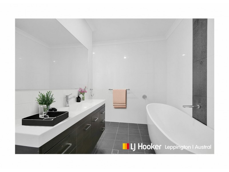 62 Hawthorne Circuit, Harrington Park NSW 2567