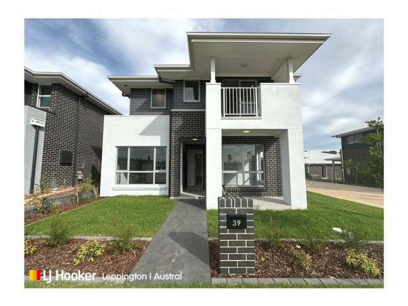 39 Thompson Road, Oran Park NSW 2570