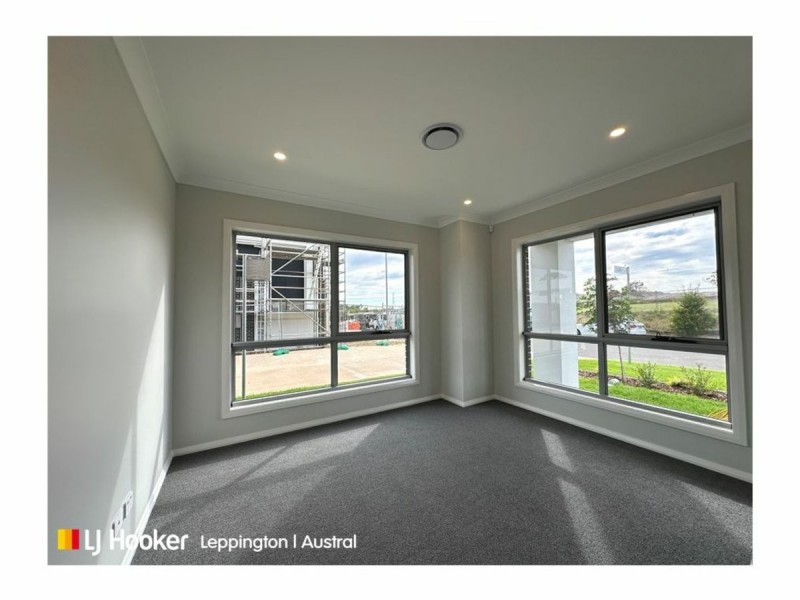 39 Thompson Road, Oran Park NSW 2570