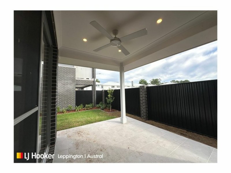 39 Thompson Road, Oran Park NSW 2570