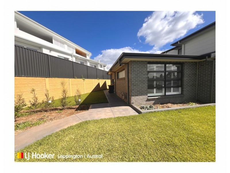 2/24 Dempsey Street, Denham Court NSW 2565