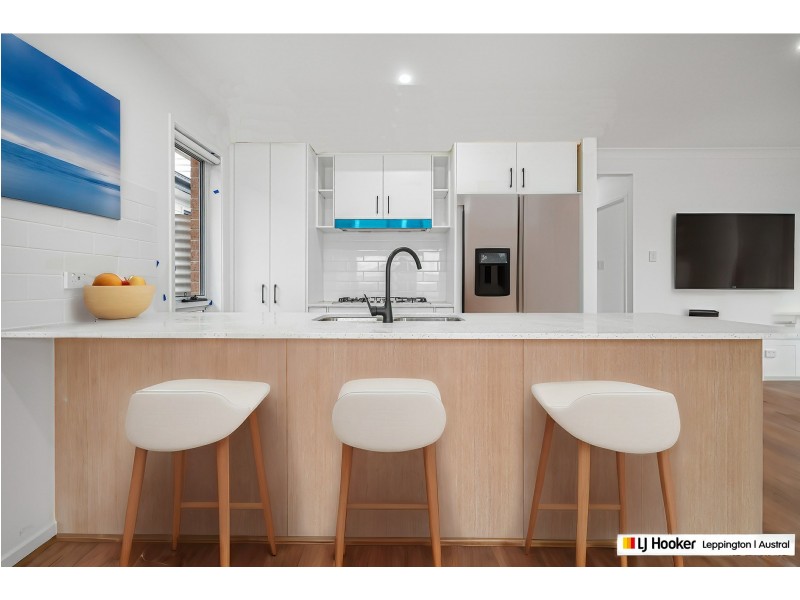 6 Yarra Avenue, Gregory Hills NSW 2557