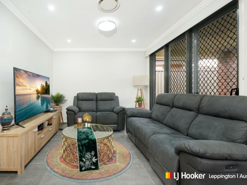 13 Glycine Street, Denham Court NSW 2565