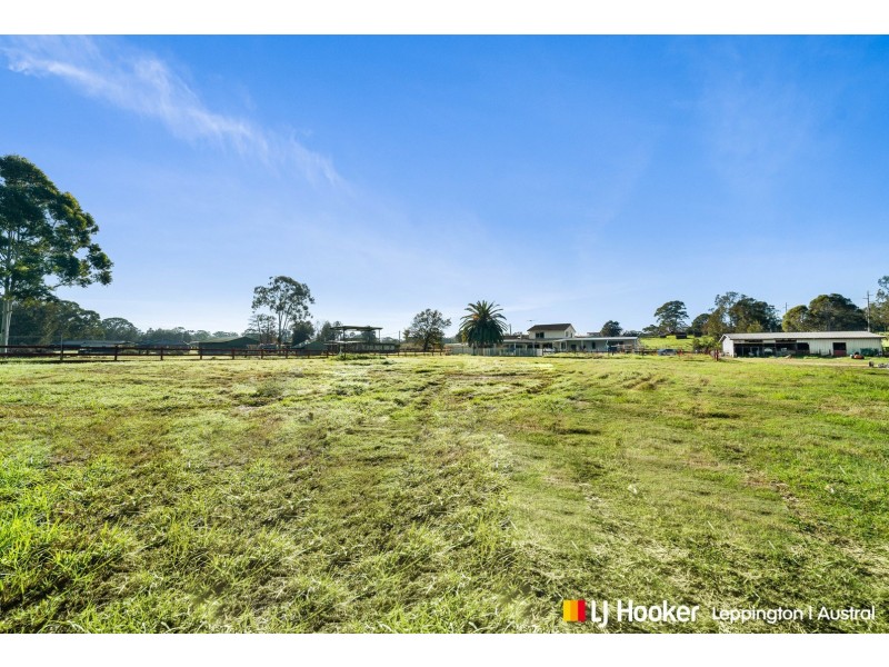35 Robens Crescent, Catherine Field NSW 2557