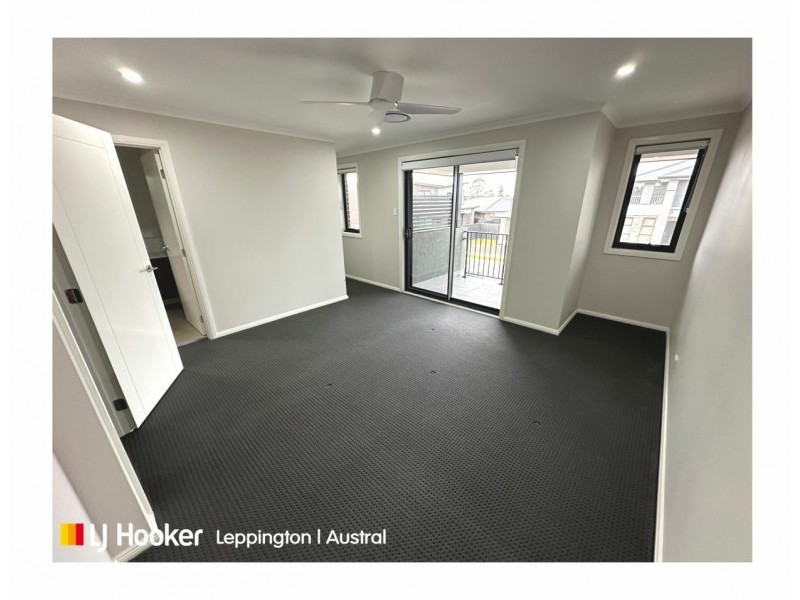 6 Eclipse Street, Oran Park NSW 2570