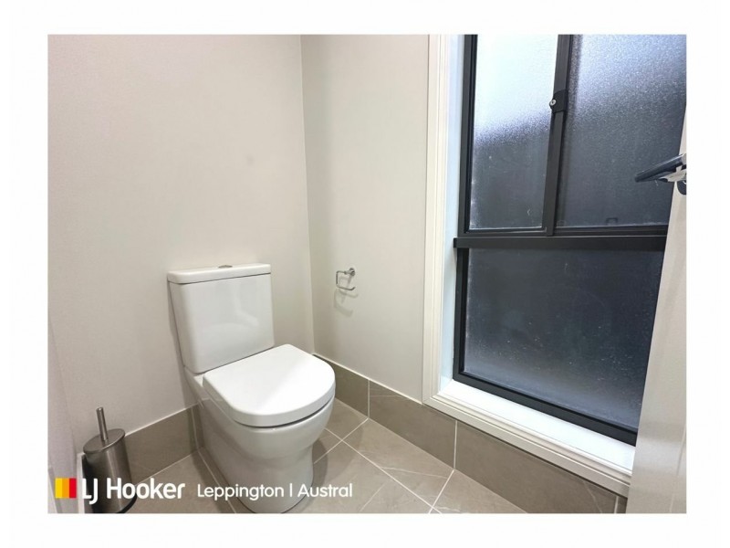 6 Eclipse Street, Oran Park NSW 2570