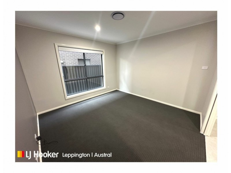 6 Eclipse Street, Oran Park NSW 2570