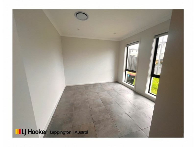 8a Bergin Circuit, Leppington NSW 2179