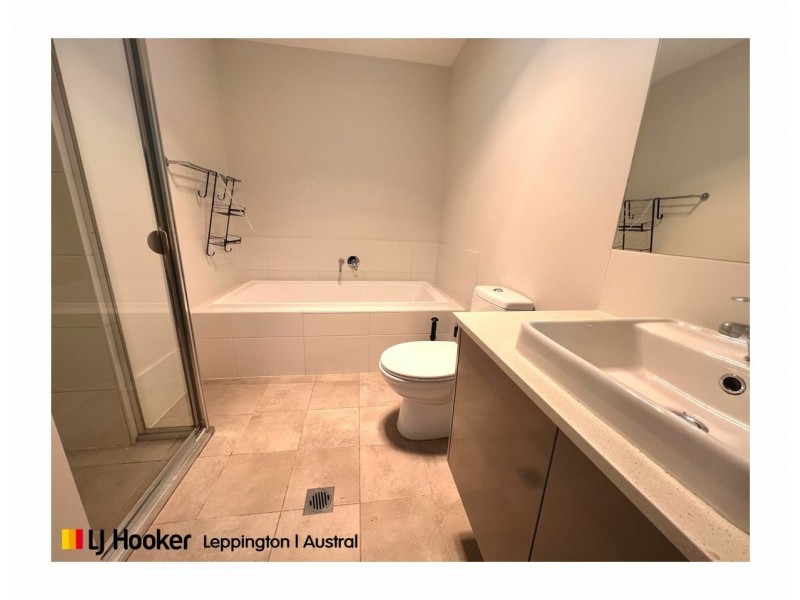 8a Bergin Circuit, Leppington NSW 2179