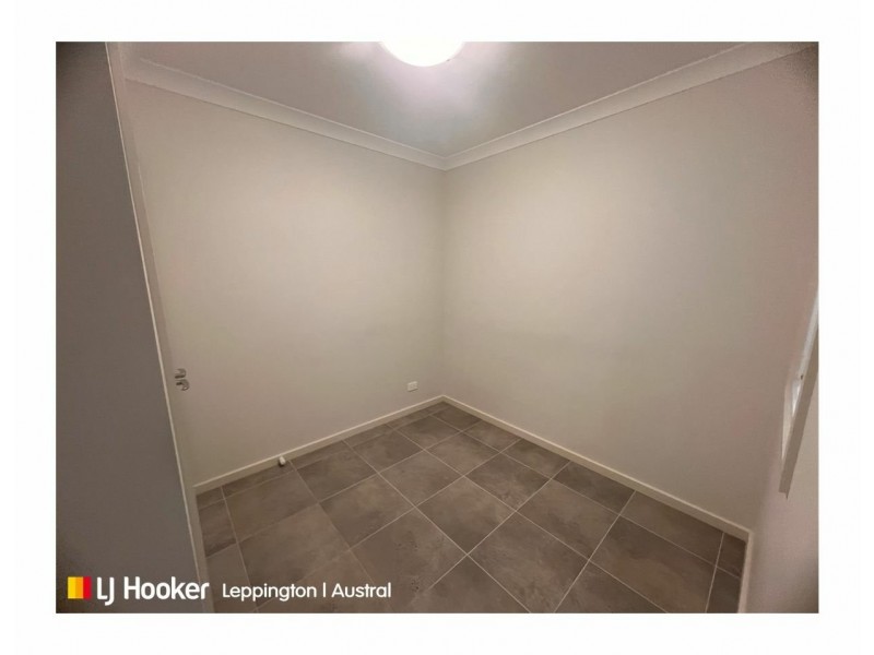 8b Bergin Circuit, Leppington NSW 2179