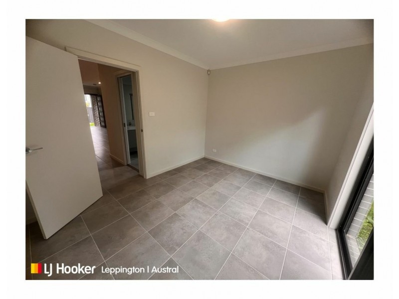 8b Bergin Circuit, Leppington NSW 2179