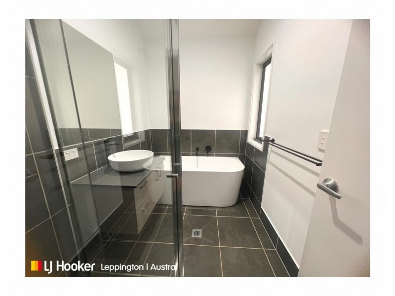 24 Tenth Avenue, Austral NSW 2179