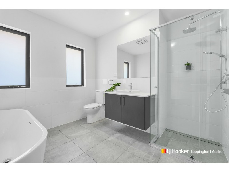 18 Harrismith Crescent, Austral NSW 2179