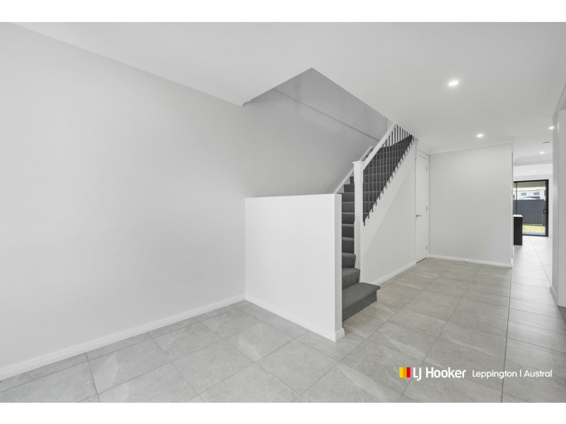 18 Harrismith Crescent, Austral NSW 2179