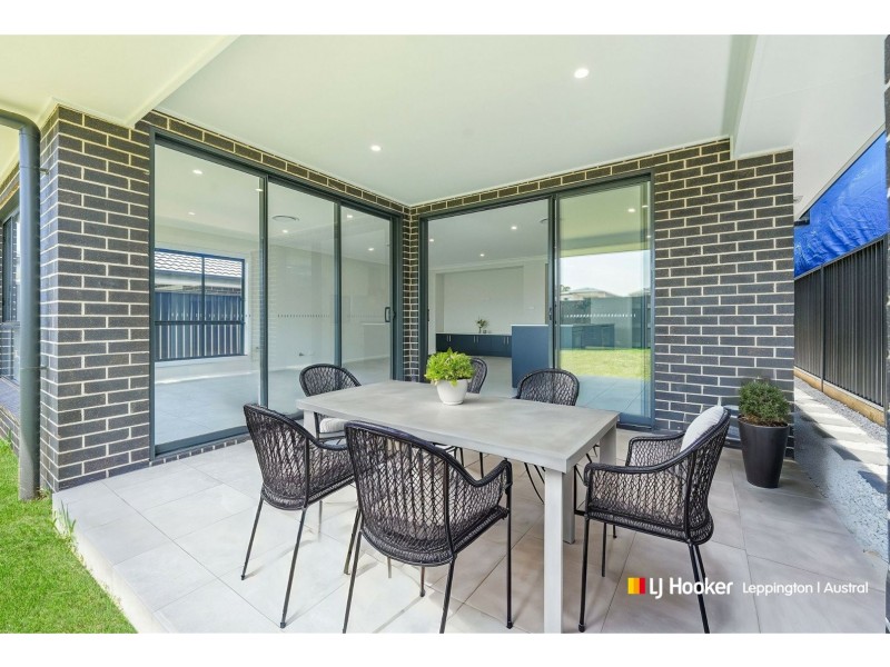 18 Harrismith Crescent, Austral NSW 2179