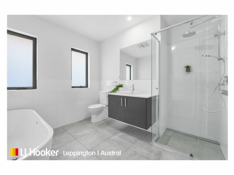 18 Harrismith Crescent, Austral NSW 2179