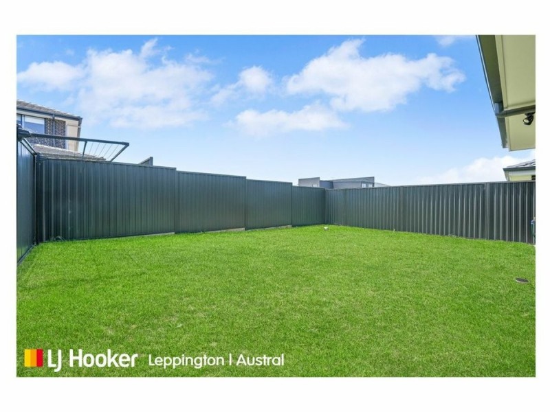 18 Harrismith Crescent, Austral NSW 2179