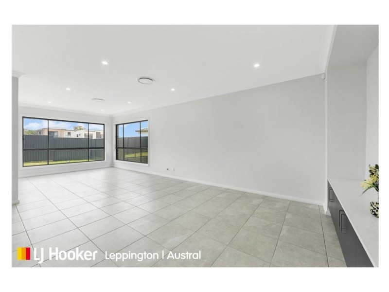 18 Harrismith Crescent, Austral NSW 2179