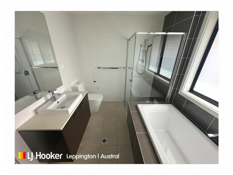 16 Fanflower Avenue, Denham Court NSW 2565