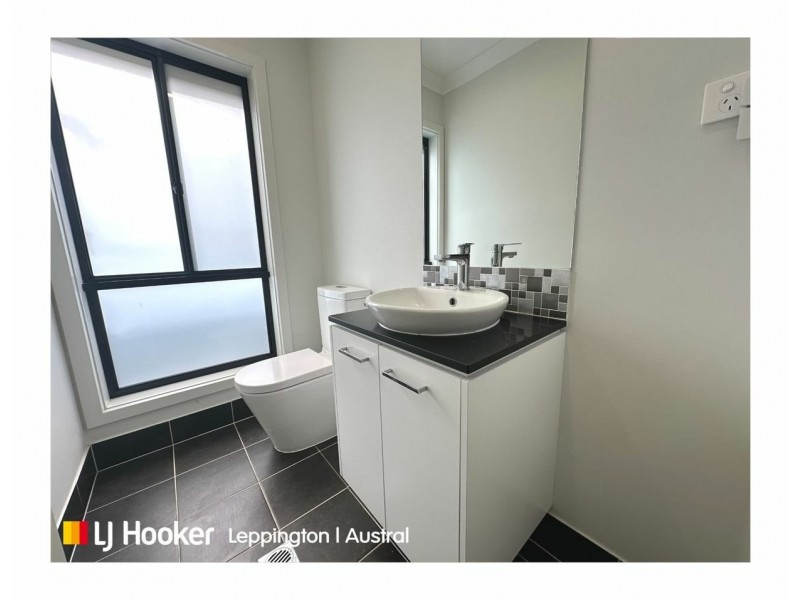 16 Fanflower Avenue, Denham Court NSW 2565