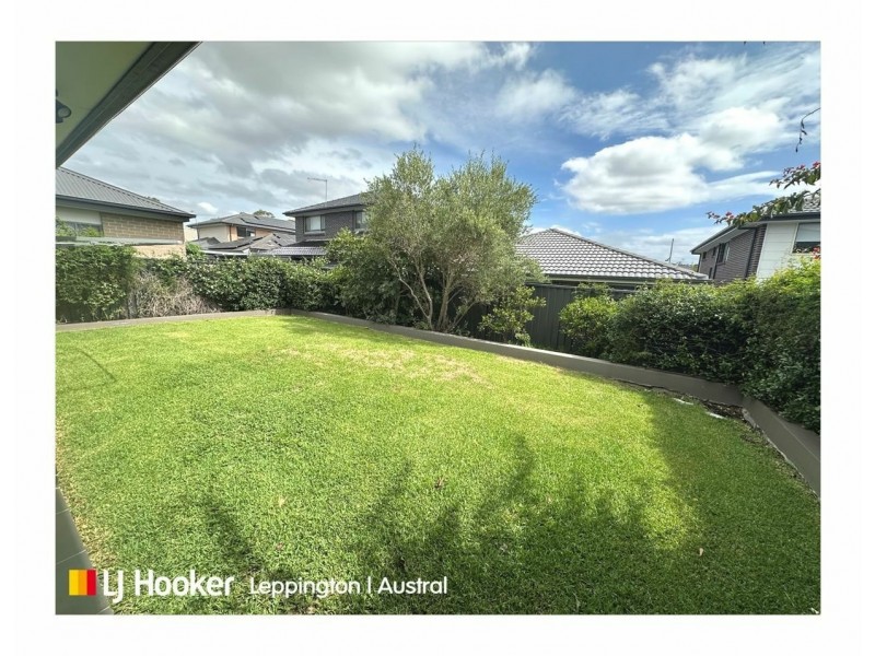16 Fanflower Avenue, Denham Court NSW 2565