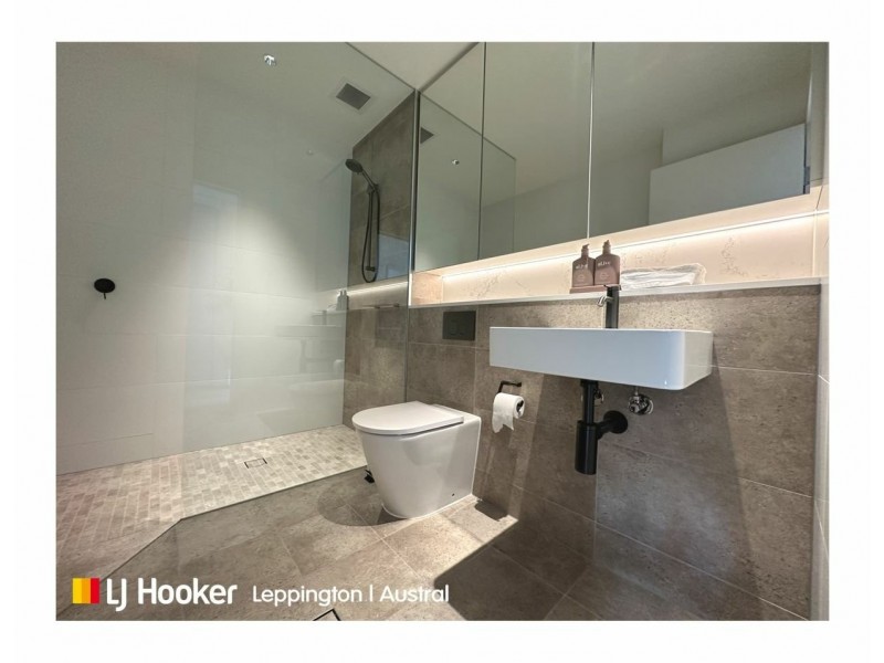 5.08/4 Fordham Way, Oran Park NSW 2570