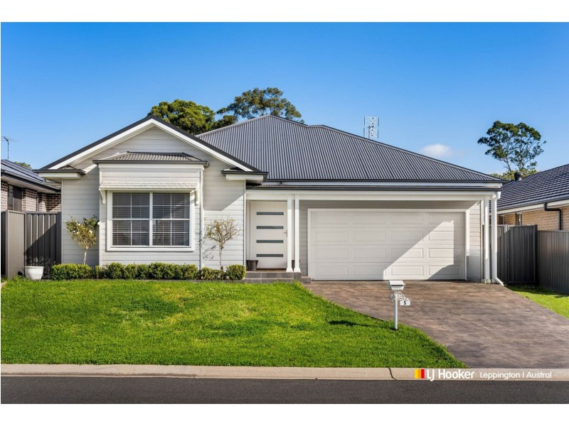 5 Station Master Avenue, Thirlmere NSW 2572