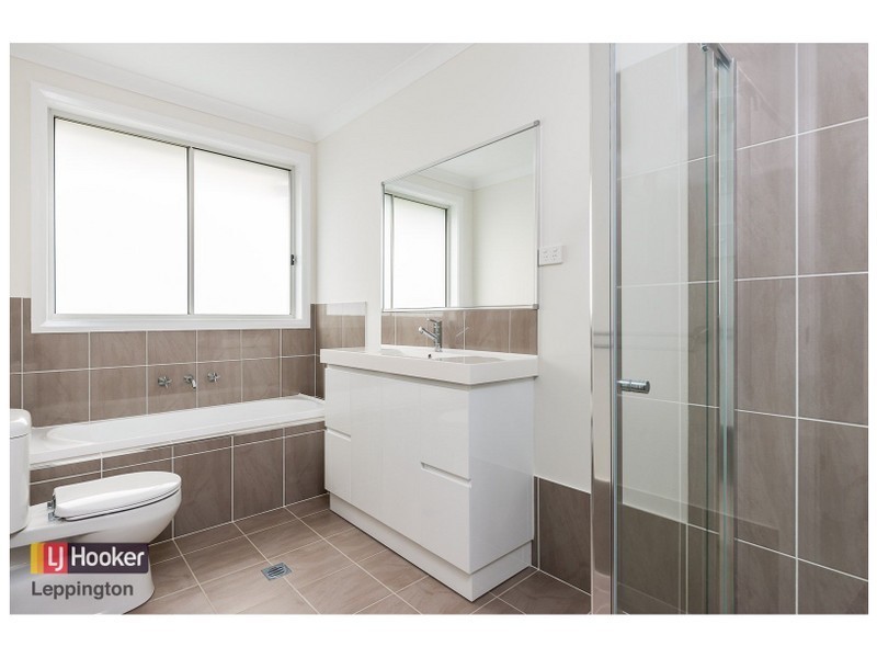 27 Oaklands Circuit, Gregory Hills NSW 2557