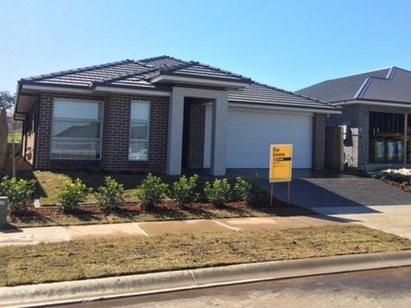 33 Rochford Road, Gregory Hills NSW 2557