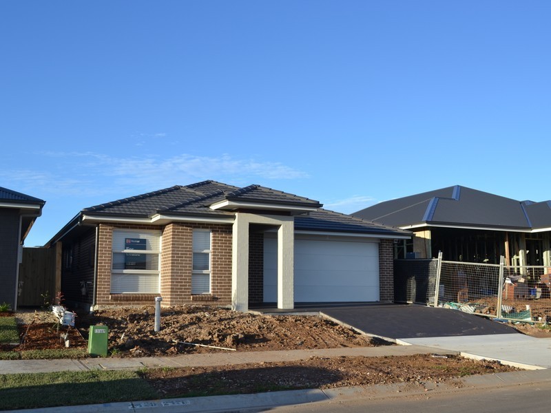 33 Rochford Road, Gregory Hills NSW 2557