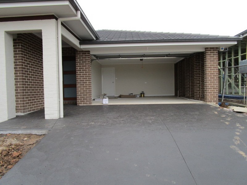 33 Rochford Road, Gregory Hills NSW 2557