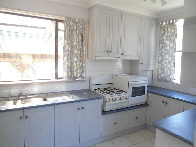 37 Wynyard Avenue, Rossmore NSW 2557