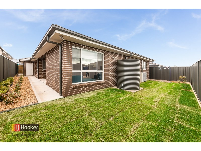 66 Bourne Ridge, Oran Park NSW 2570