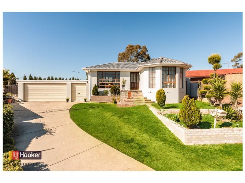7 Angus Place, St Andrews NSW 2566