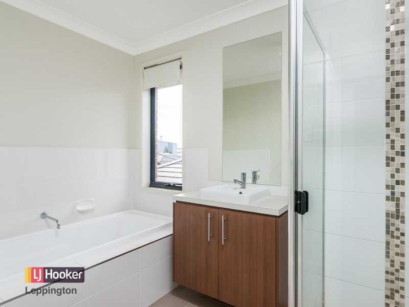 14 Voyager Street, Gregory Hills NSW 2557