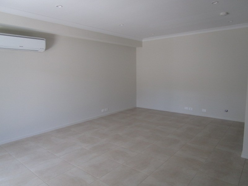 164 Liz Kernohan Drive, Elderslie NSW 2570