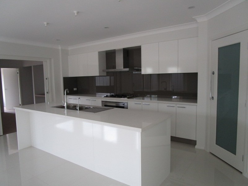 8 Panama Avenue, Denham Court NSW 2565