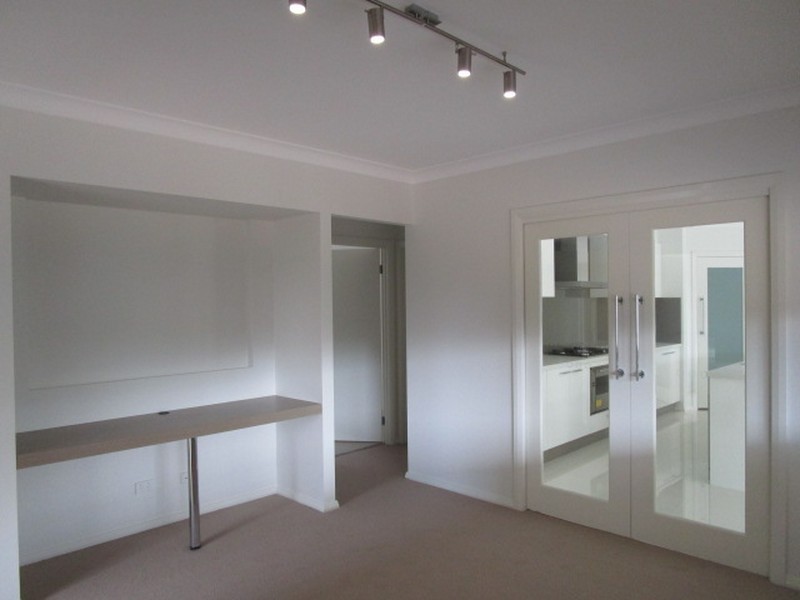 8 Panama Avenue, Denham Court NSW 2565