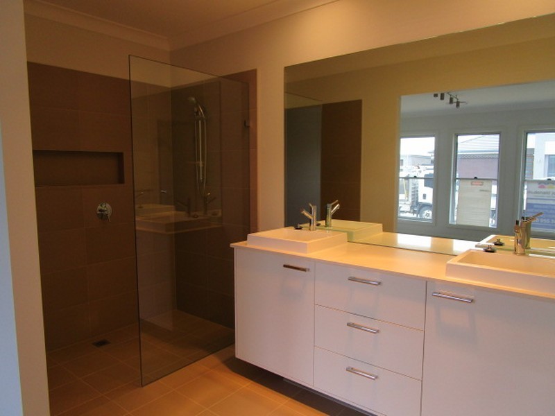 8 Panama Avenue, Denham Court NSW 2565